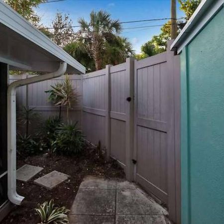 Charming Studio W Pool One Mile To Beach Pets Welcome Lake Worth Beach Eksteriør bilde