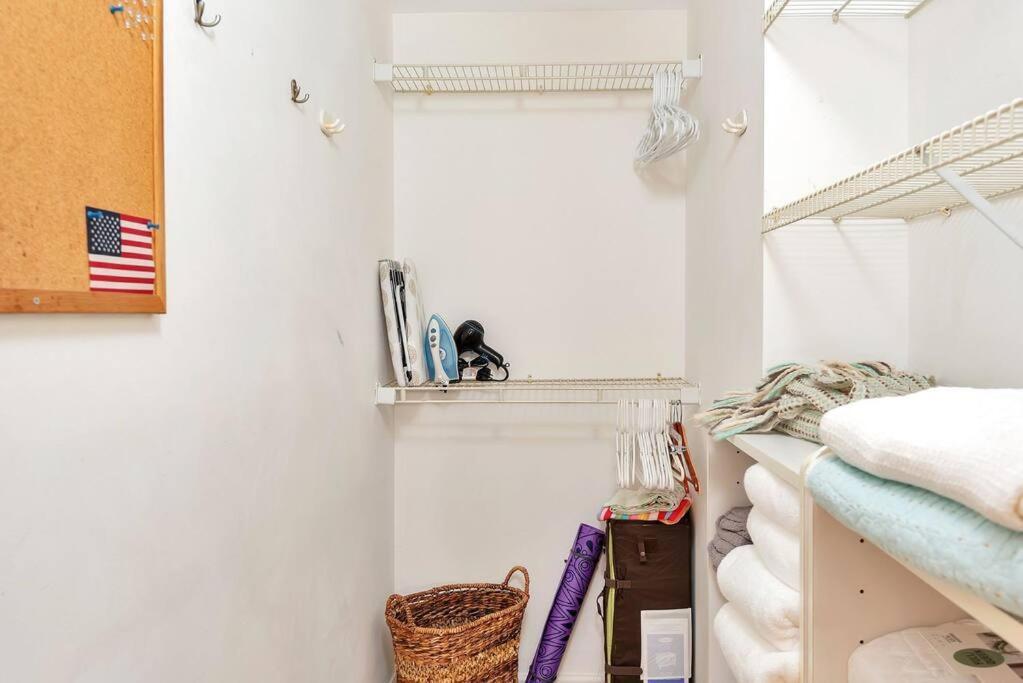 Charming Studio W Pool One Mile To Beach Pets Welcome Lake Worth Beach Eksteriør bilde