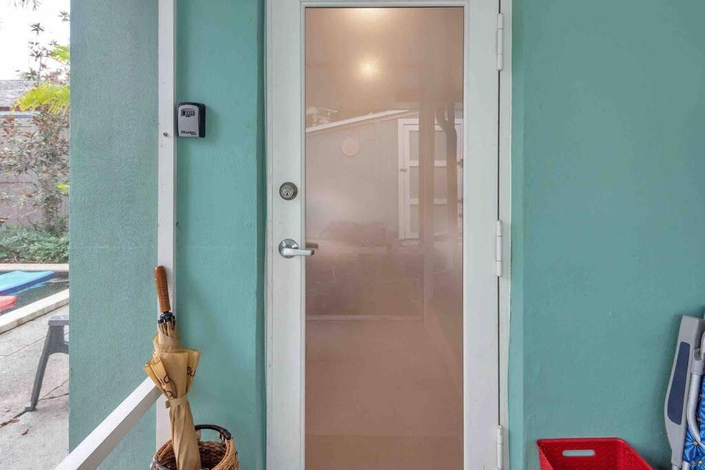 Charming Studio W Pool One Mile To Beach Pets Welcome Lake Worth Beach Eksteriør bilde