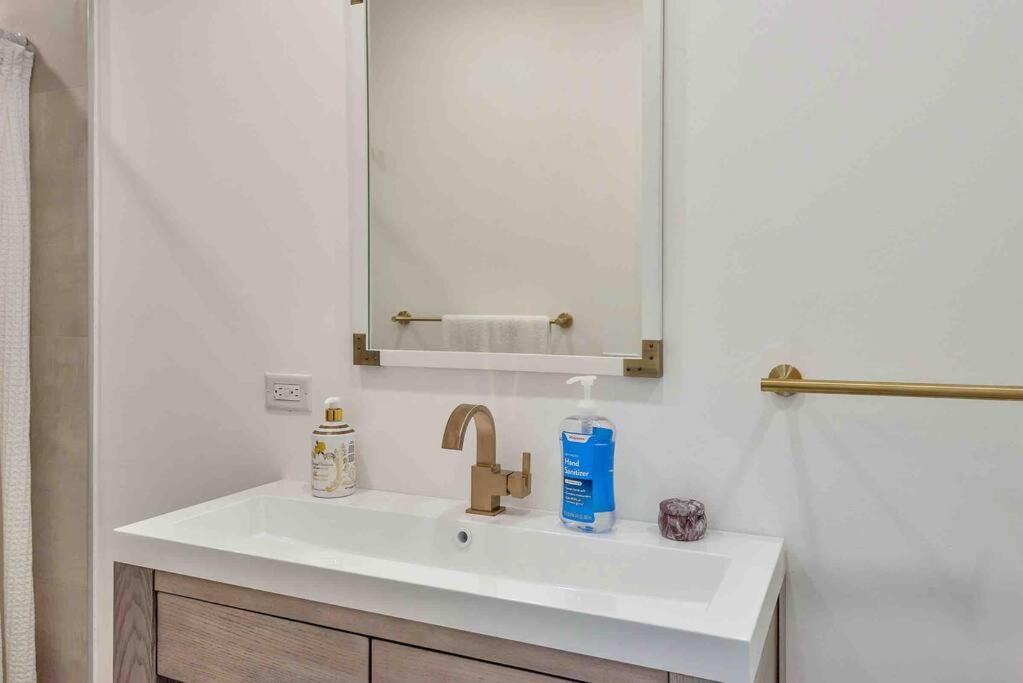 Charming Studio W Pool One Mile To Beach Pets Welcome Lake Worth Beach Eksteriør bilde