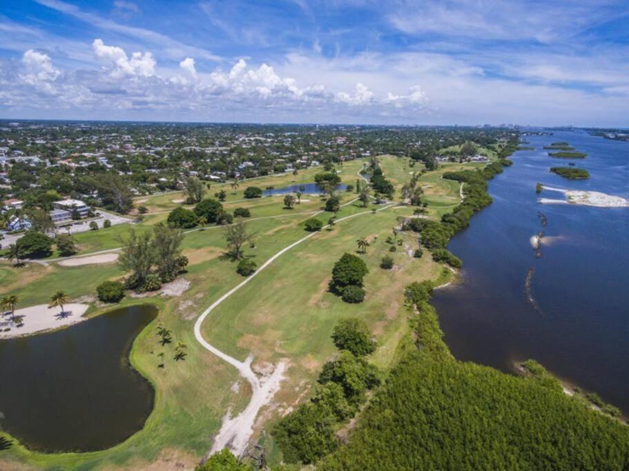 Charming Studio W Pool One Mile To Beach Pets Welcome Lake Worth Beach Eksteriør bilde