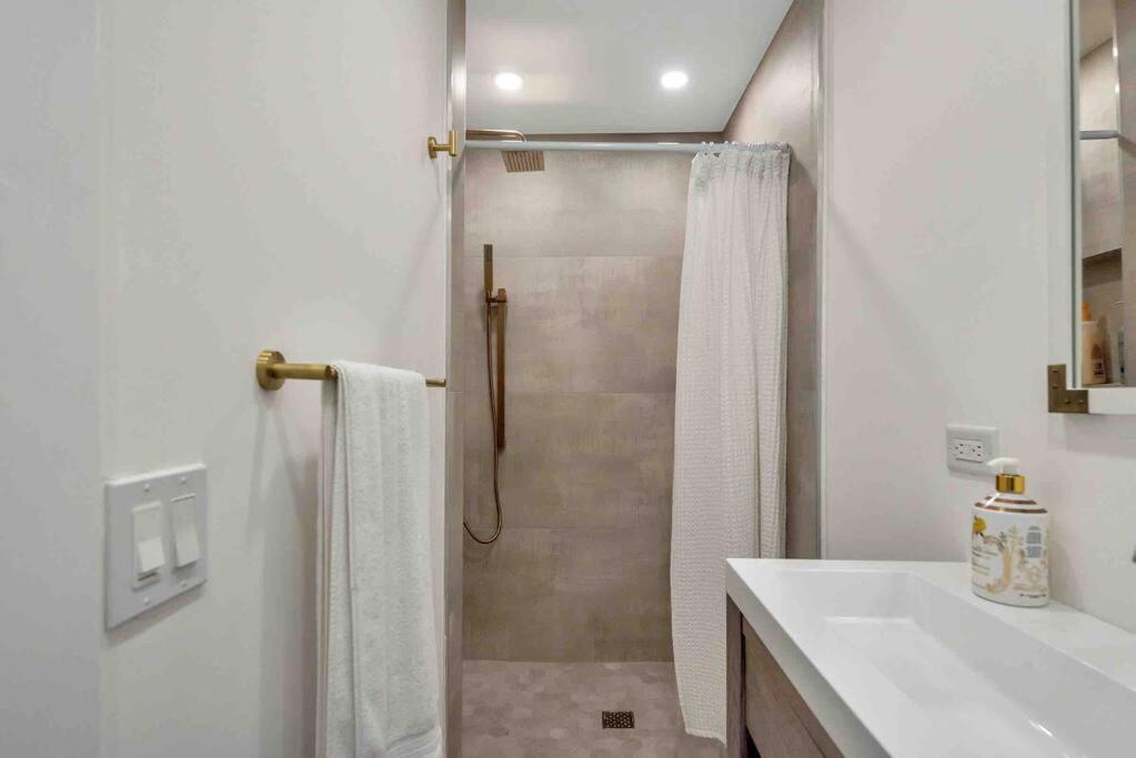 Charming Studio W Pool One Mile To Beach Pets Welcome Lake Worth Beach Eksteriør bilde